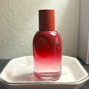 Glossier You Reve